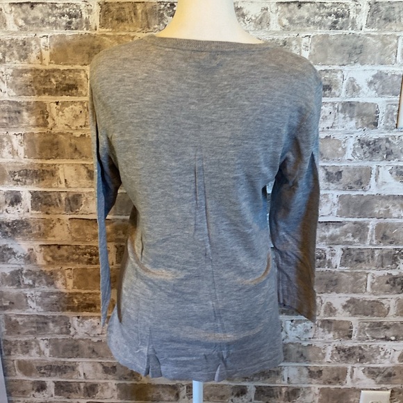 Vince Camuto long lightweight sweater. Size M. Gray with layered design. - Picture 8 of 11